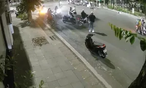 Quái xế tự xưng 'dân tổ Hà Thành' Quái xế tự xưng 'dân tổ Hà Thành'