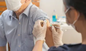 5 vaccine nên tiêm khi trên 50 tuổi 5 vaccine nên tiêm khi trên 50 tuổi