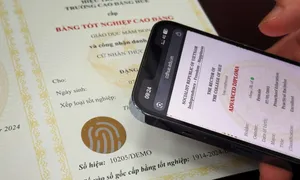 Trường học dùng chip NFC để ngăn chặn bằng giả Trường học dùng chip NFC để ngăn chặn bằng giả
