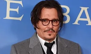 Johnny Depp: Có kẻ mạo danh tôi lừa tiền fan Johnny Depp: Có kẻ mạo danh tôi lừa tiền fan